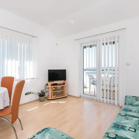 Cvijic Rose Apartment Punat